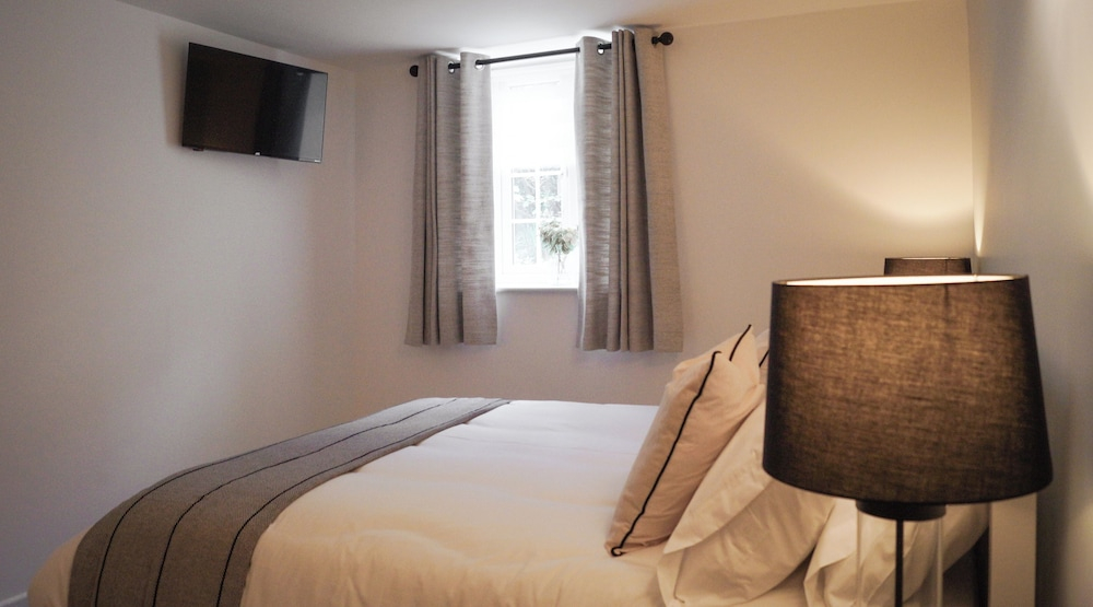 Lemon Tree Rooms - Newly Refurbished Coastal Stay