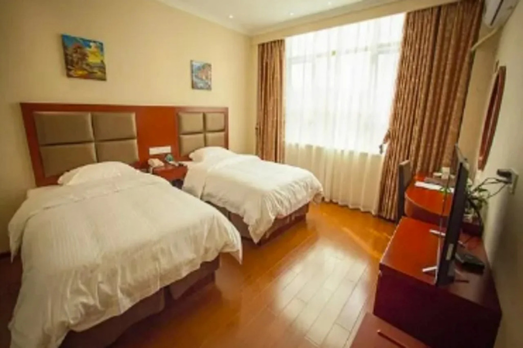 GreenTree Inn Anhui Wuhu Yinhu North Road Fangte World Resort South Gate Business Hotel