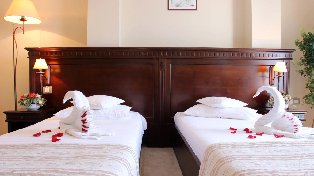 Royal Class Hotel