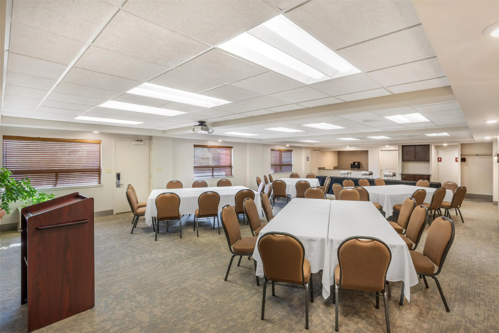 Best Western Plus Clocktower Inn