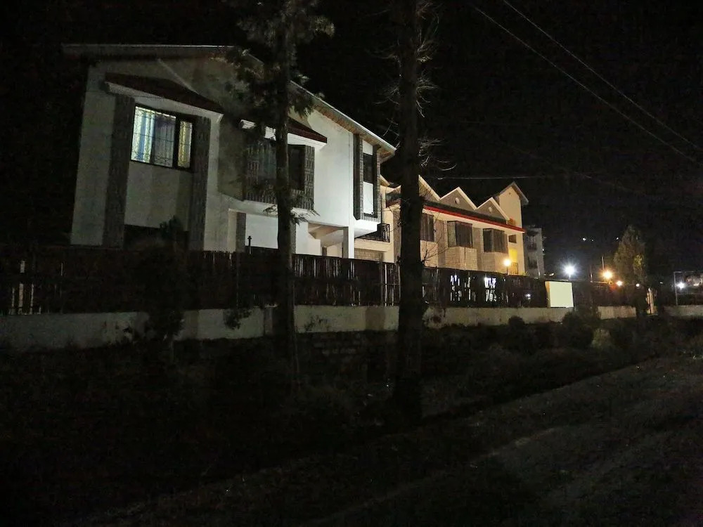 OYO 5156 Home Stay Silver Tree Inn