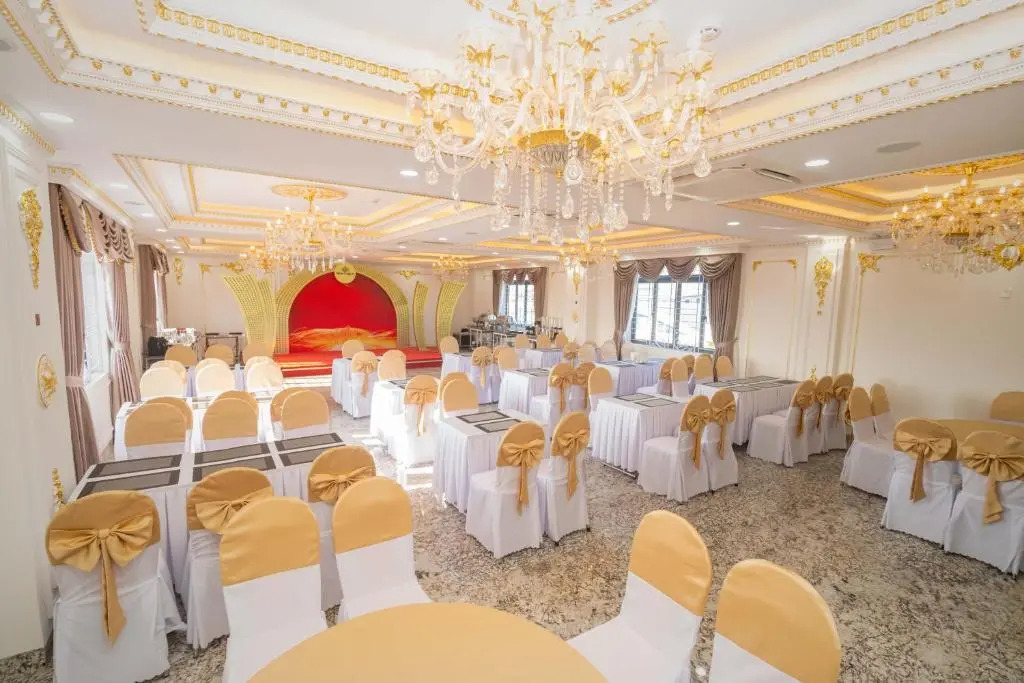NEW PALACE HOTEL
