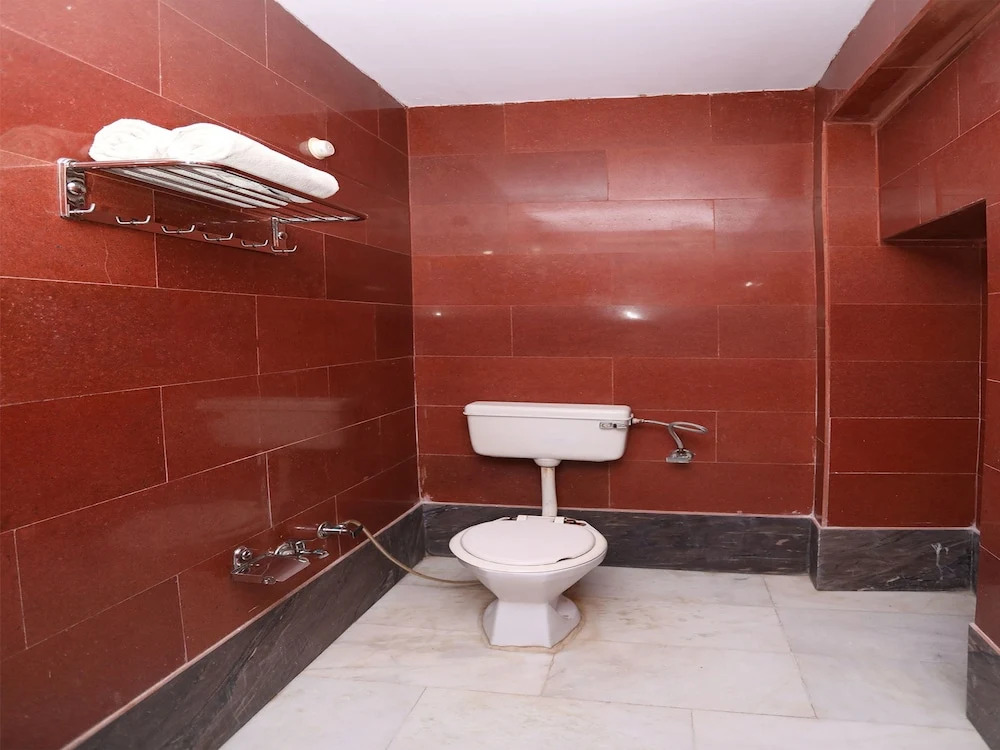 OYO 7426 Hotel Classic Inn