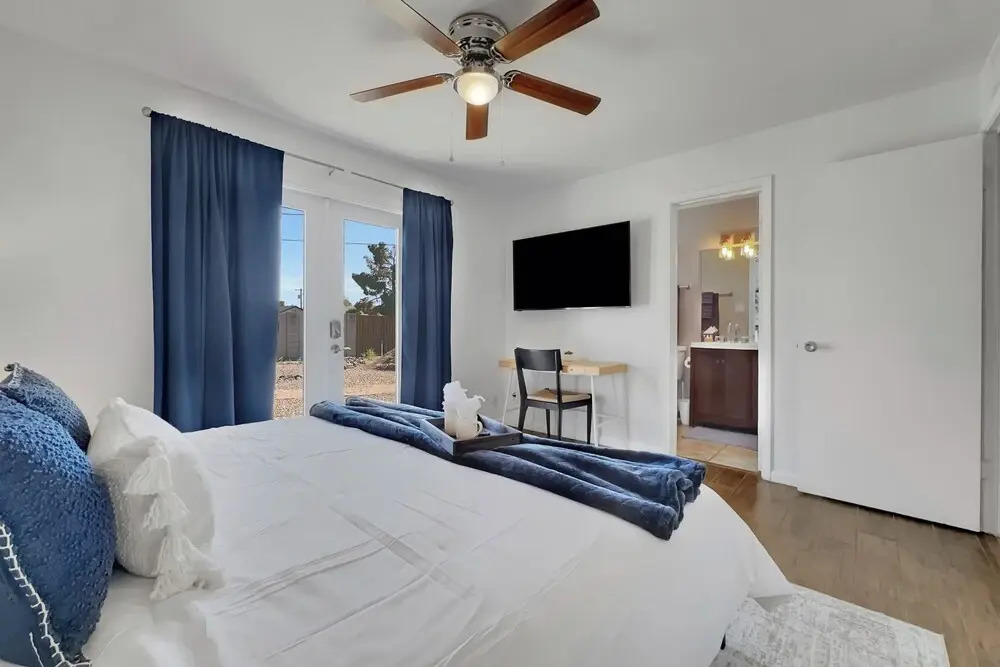 3 Mi to Old Town Scottsdale: Home w/ Patio!