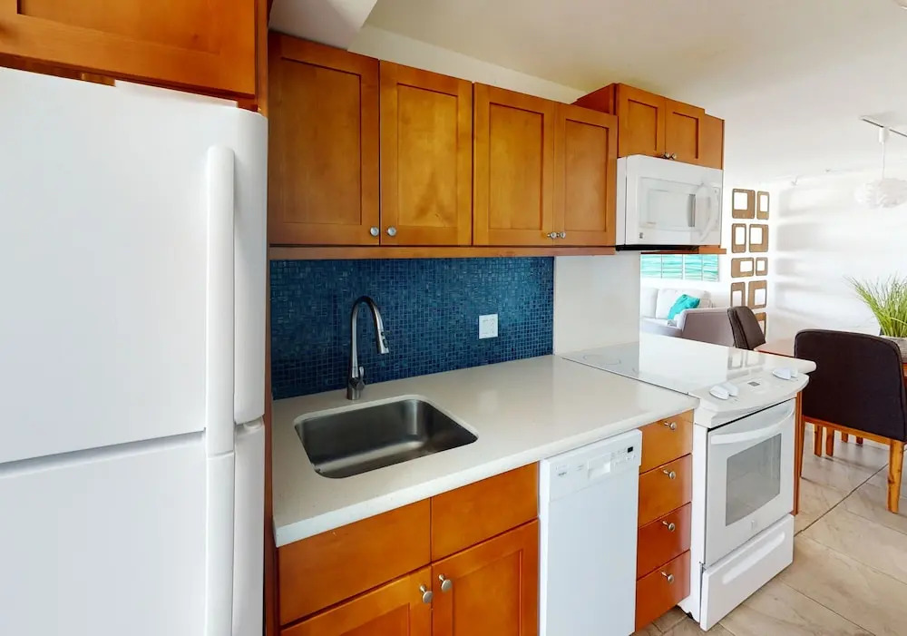 Artsy 32nd Floor Condo with Modern Furnishings & Gorgeous Ocean Views