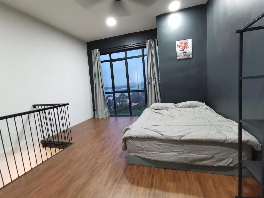 Duplex Apartment Lakeview - Free Netflix & WiFi