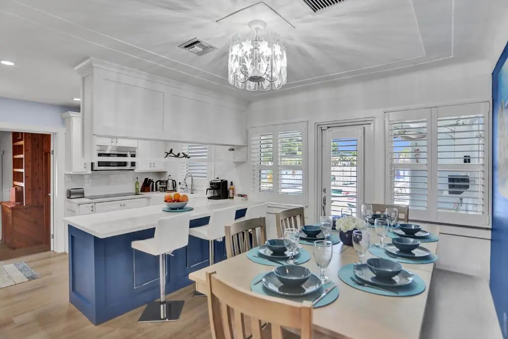 Modern & Fun 3BD Villa by the Beach, Pool & BBQ