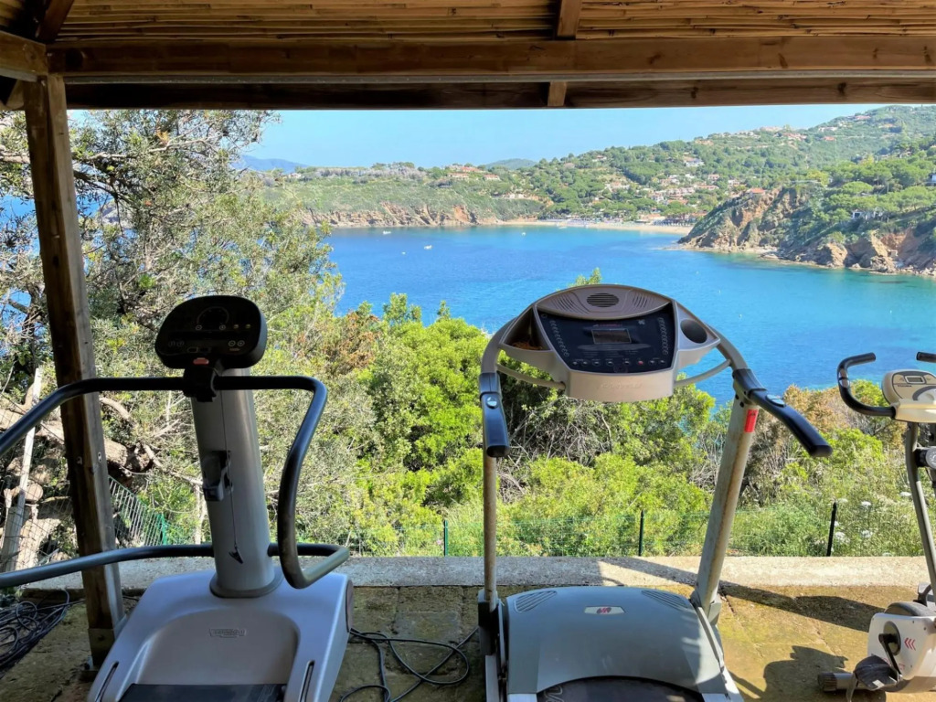 Villa in Posizione Panoramica-Villa Punta Pareti