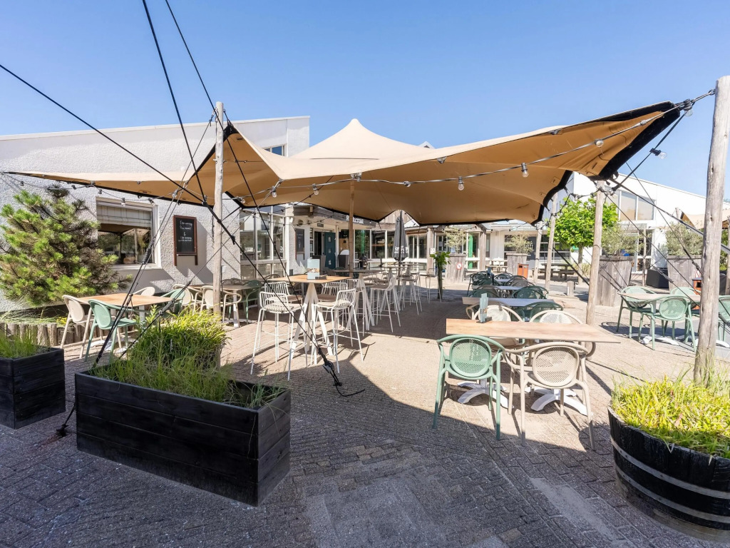 Luxurious, 2 Bathroom Holiday Home, 1,5 km From the Beach