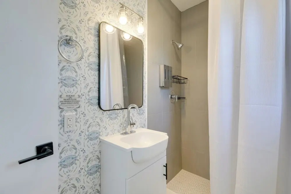 North Palm Beach Oasis w/ Hot Tub - 2 Mi to Ocean