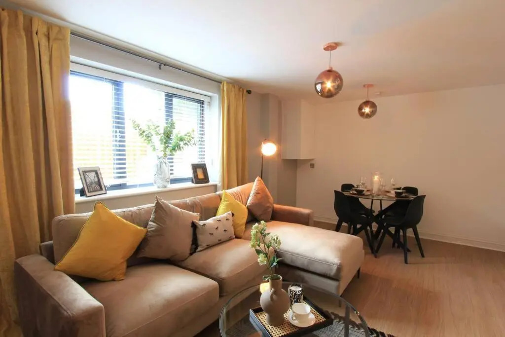 Cabot Mews Apartment 3