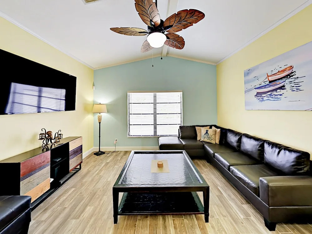 South West 4th - 4 Br Home