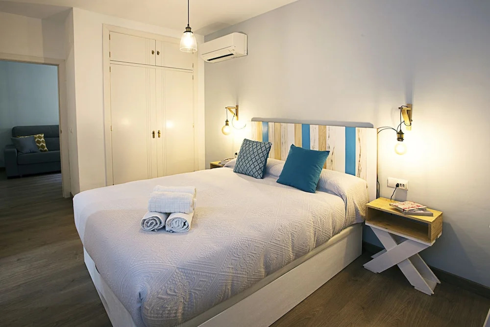 Bright & Quiet Apartment Malaga Center