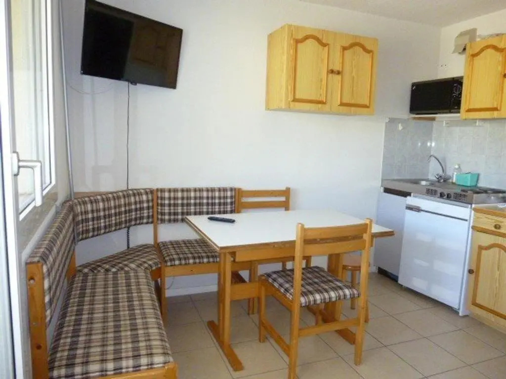 Appartement Arette, 1 pièce, 4 personnes - FR-1-602-42