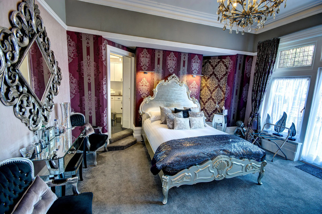 Grovefield Manor