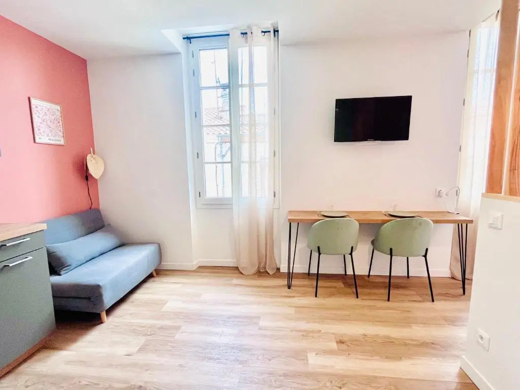 LE QUAI 3 - Studio neuf LUMINEUX CALME - CLIM - WiFi - Gare à 200m