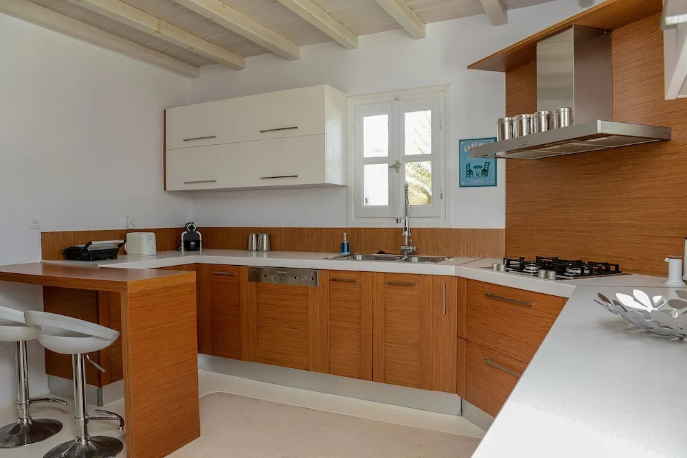 Newly-Built Private Luxury Villa
