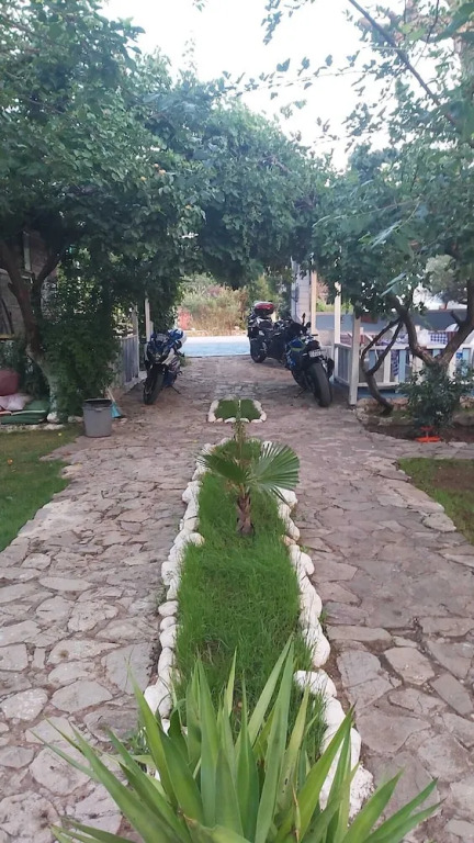 Ata Bungalows