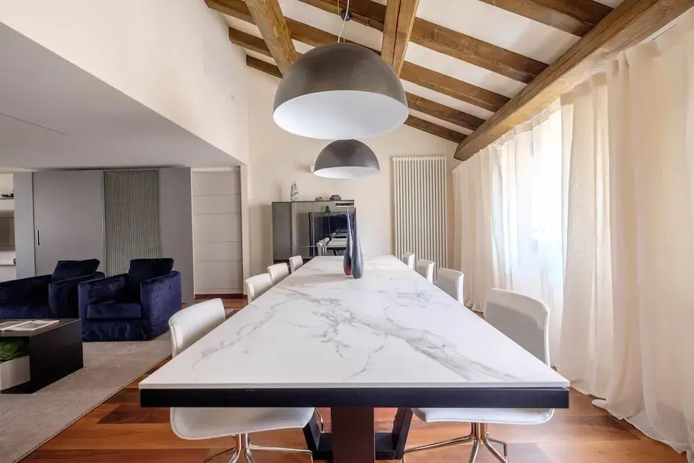 Lido - Stylish San Marco Apartment on Grand Canal