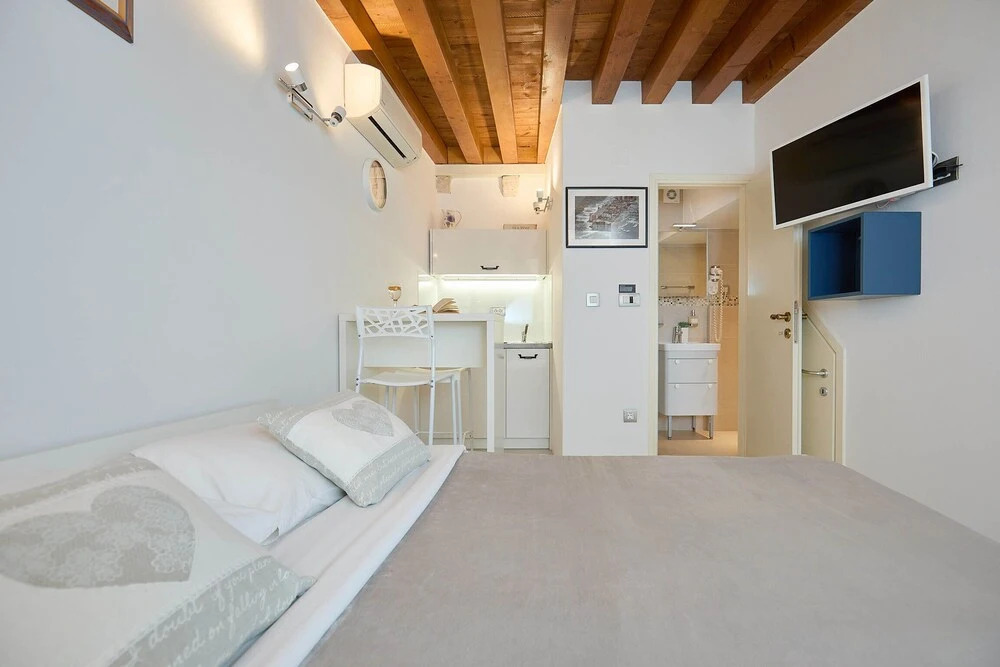 B-17 Apartments