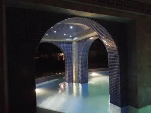 Tysons Manor