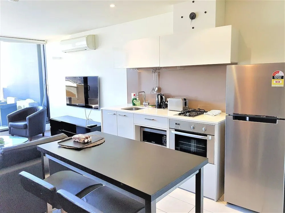 ReadySet Apartments on Spencer West