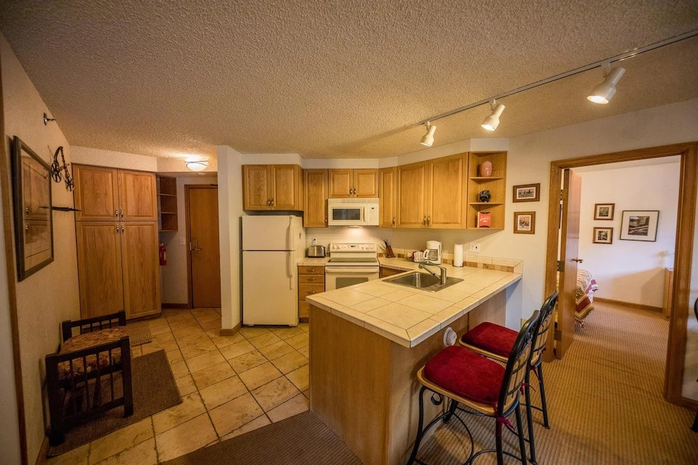 Iron Horse Studio Retreat