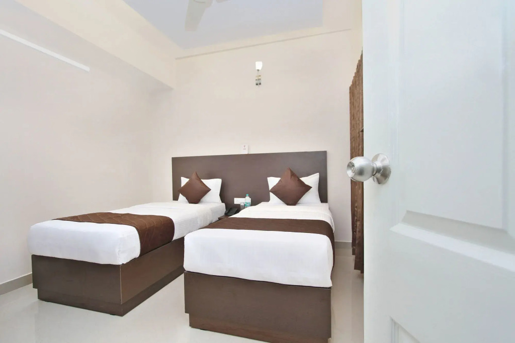 Hotel Bali Square By OYO Rooms