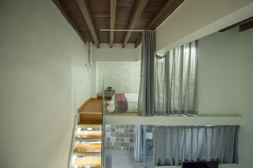 Zizai Music B&B(Qilou Old Street Branch)
