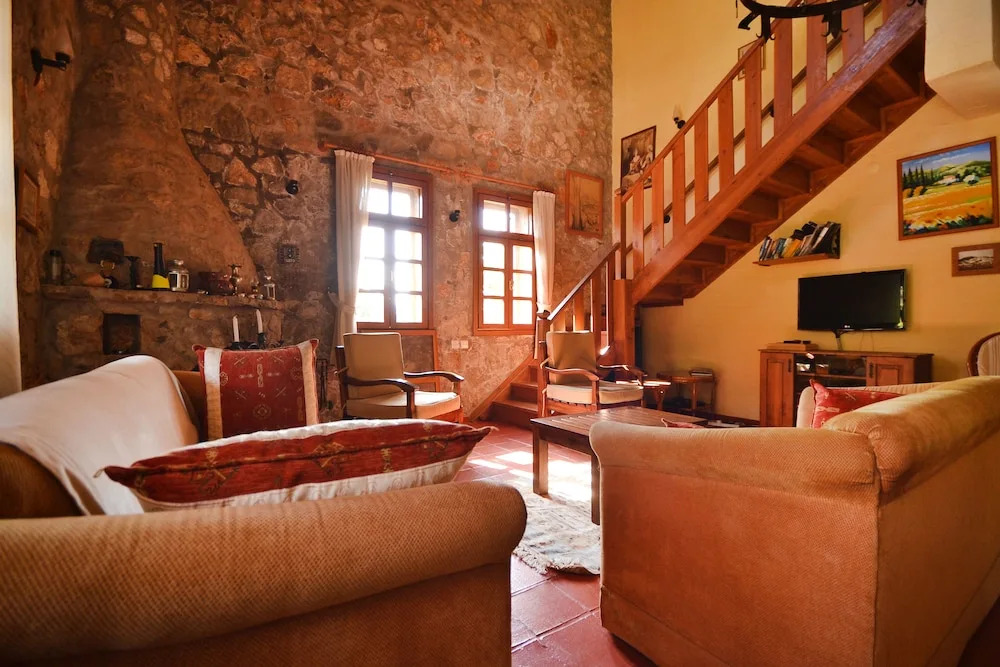 Villa Ebohora by Helaltatilvillari