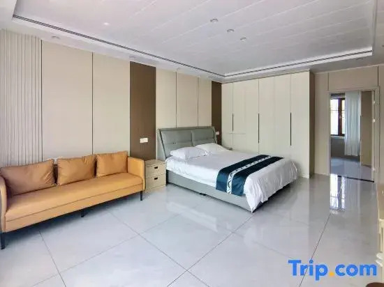 Luhua Court Homestay