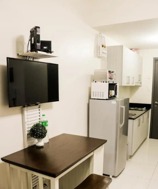 OYO 433 PBYY at Green Residences Condotel
