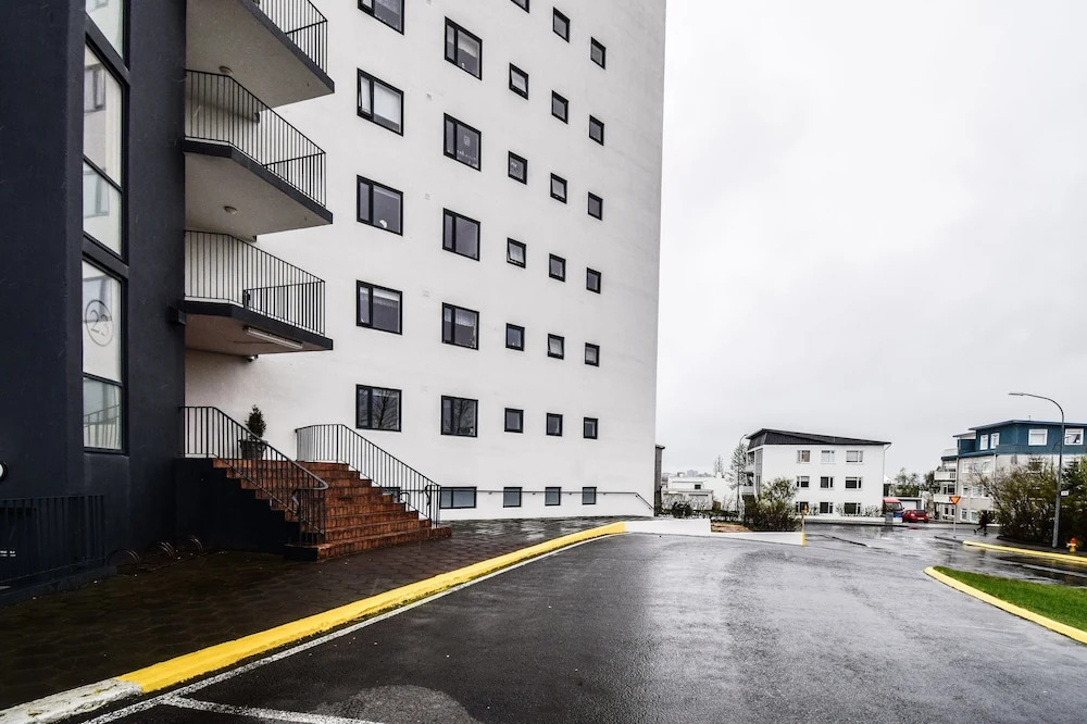 Apartment S23