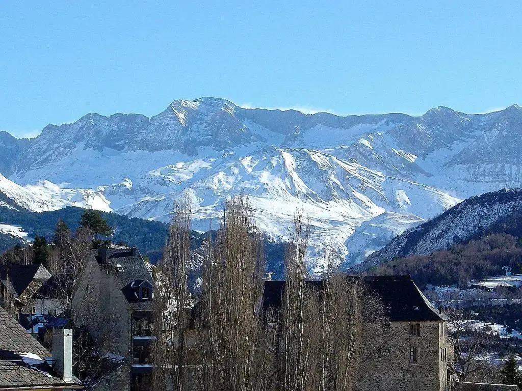 Hotel Valle De Izas