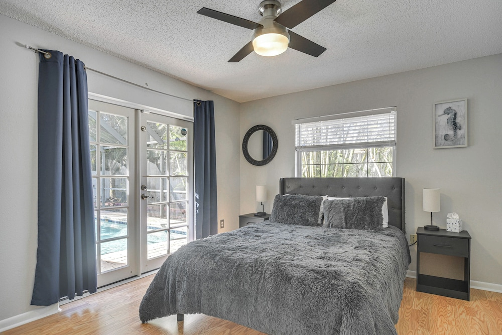 Poolside Oasis! Family Escape in Safety Harbor