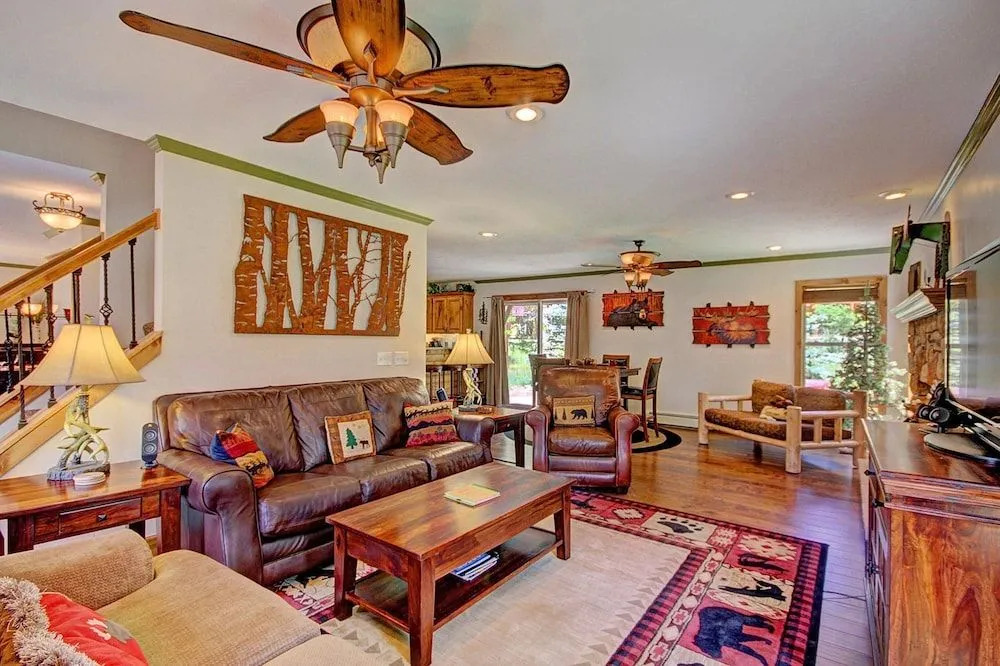 Grey Squirrel Lodge