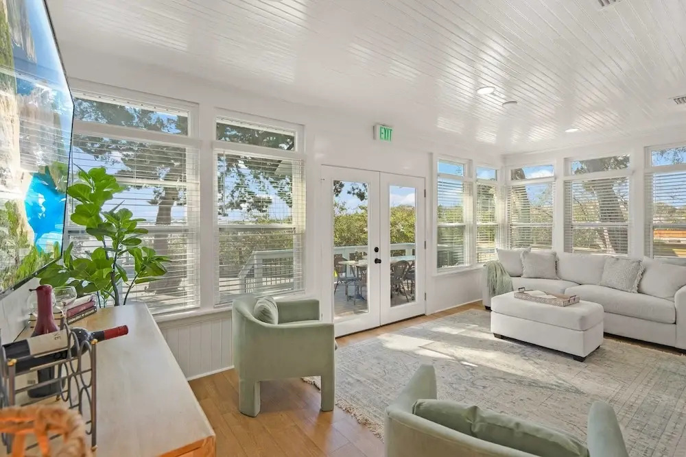 Waterfront Incredible Views Fire pit Renovated