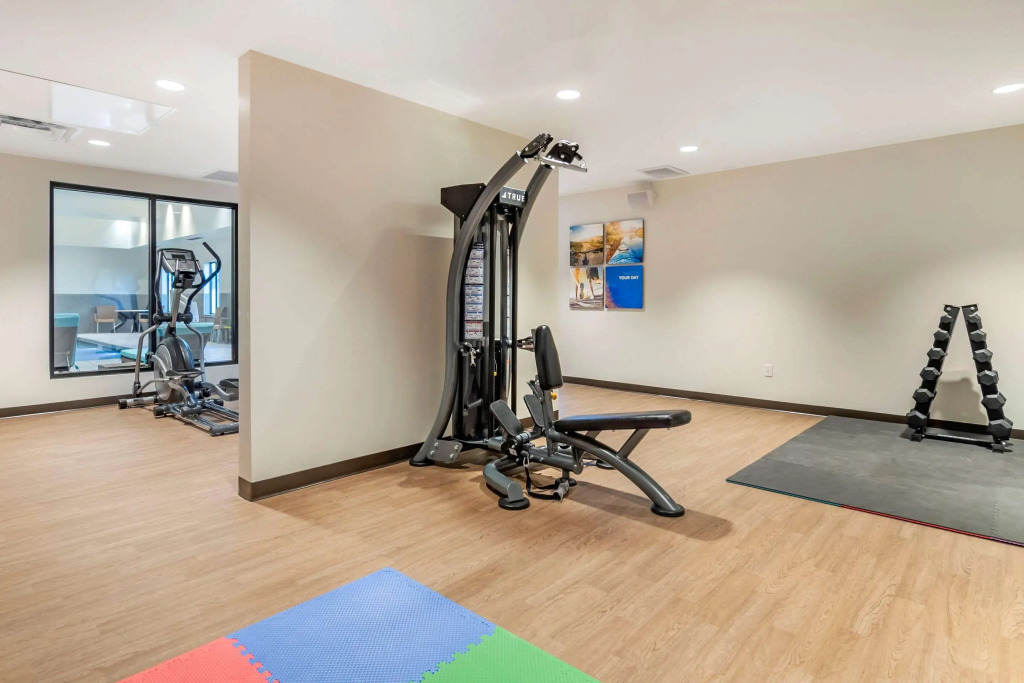Comfort Suites Grandview - Kansas City