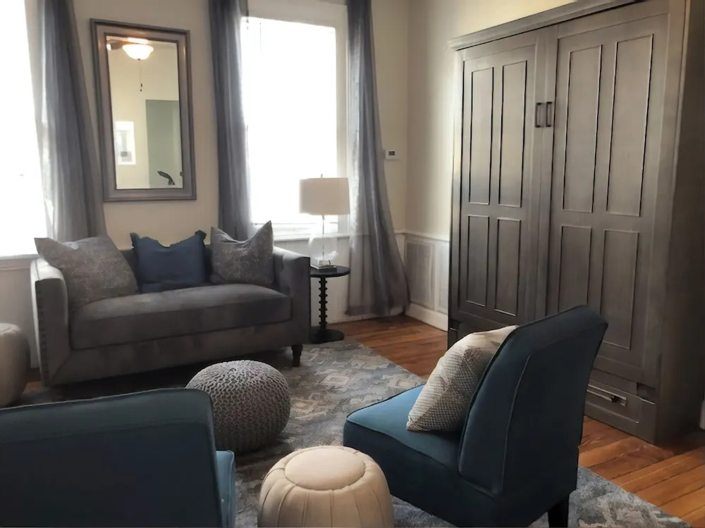 Suites on Coming
