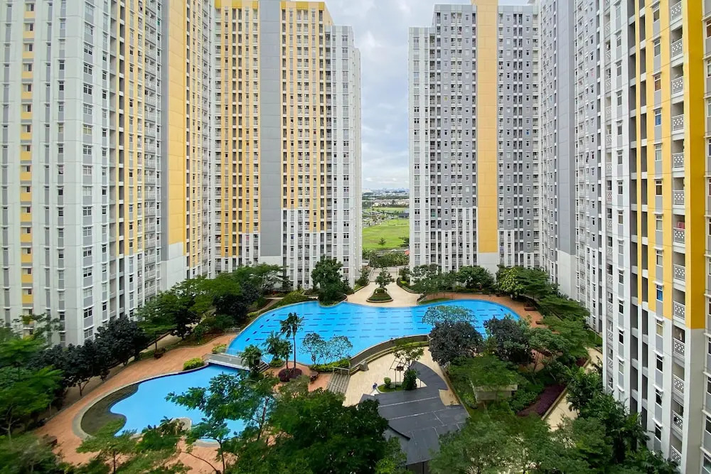 Comfort And Elegant 4Br Combined At Springlake Summarecon Bekasi Apartment