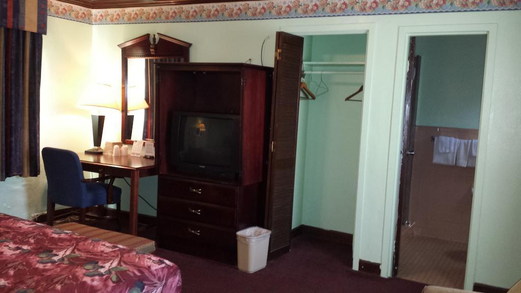 Executive Lodge