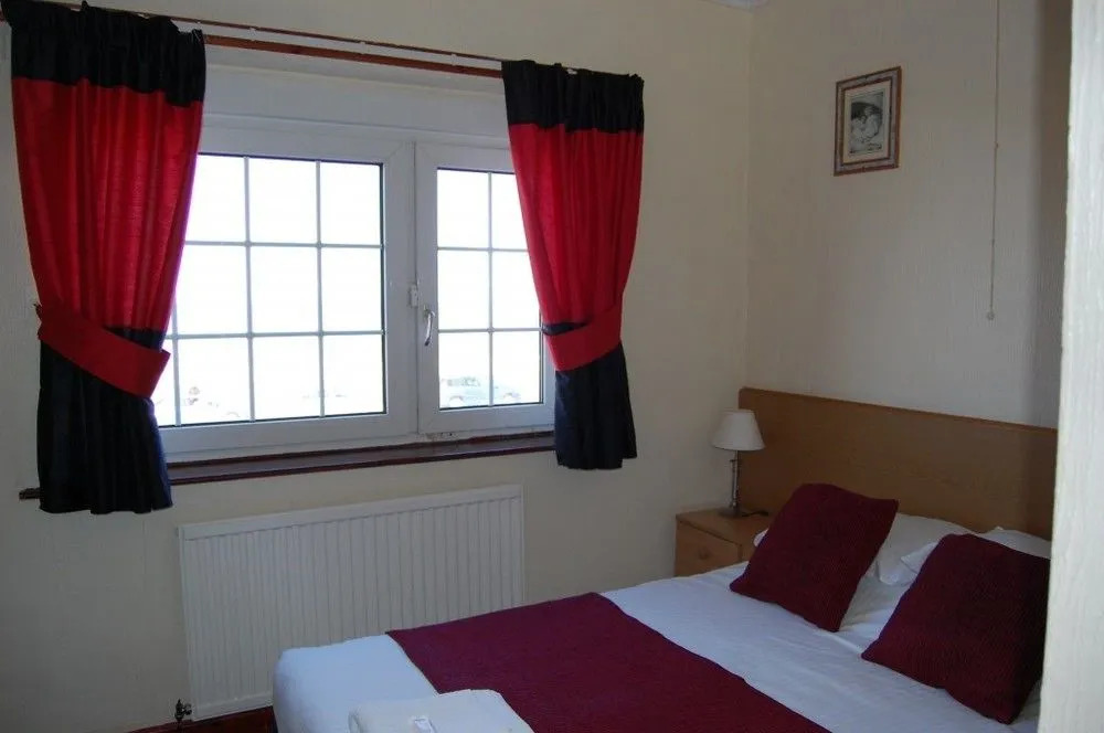 Blue Waves Hotel
