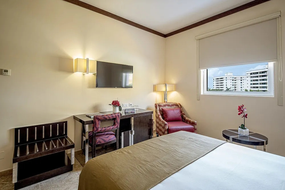 iu Hotel Sumbe