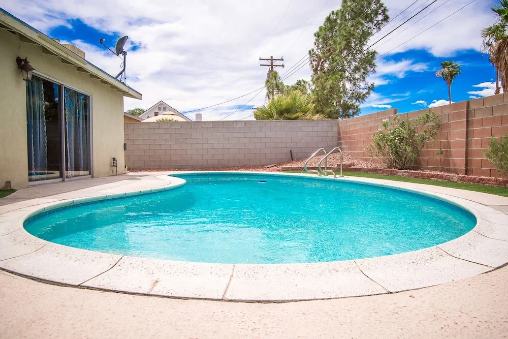 Happy Bridge To Vegas Sleeps 12 Pool