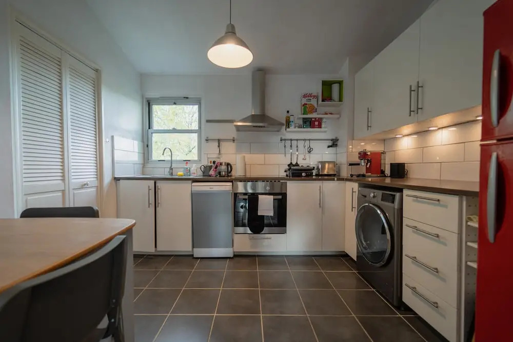 Modern 1 Bedroom Flat With Balcony Off Brixton Road