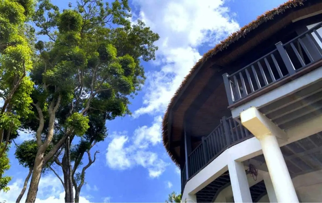 Lihim Resorts