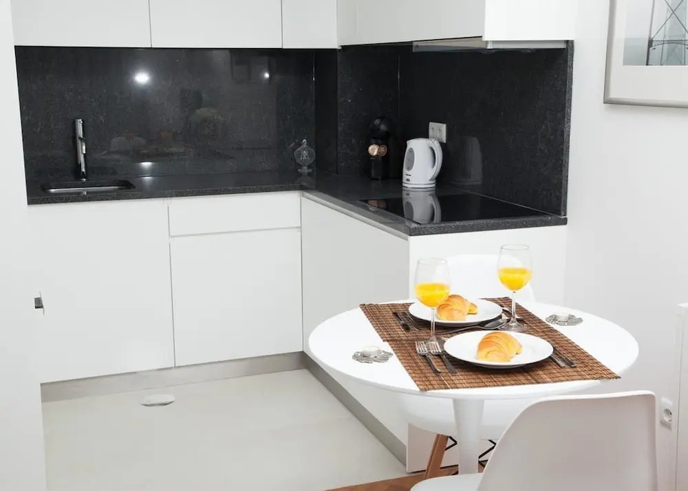 White Almada Oporto Apartments