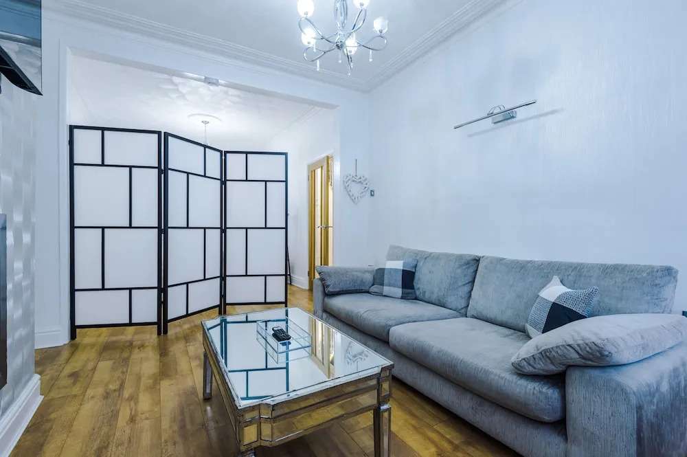 The Seedley 4 Bedroom House - Salford