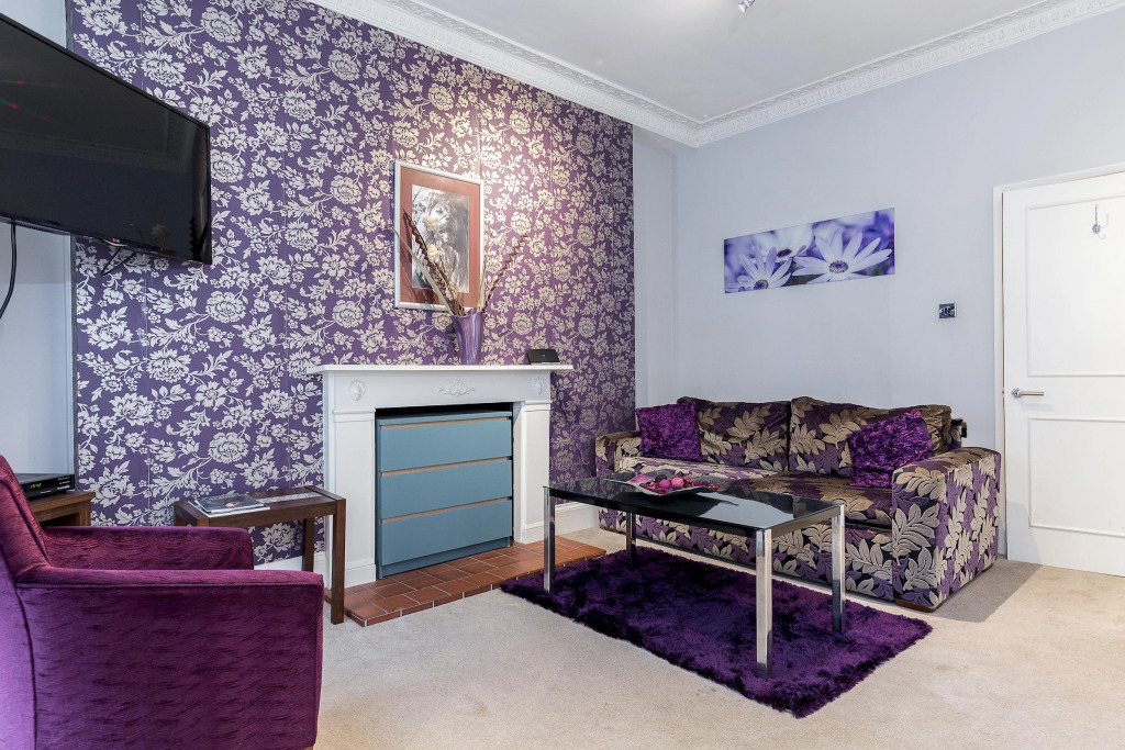 Attractive 1-bedroom with open plan kitchen Oxford