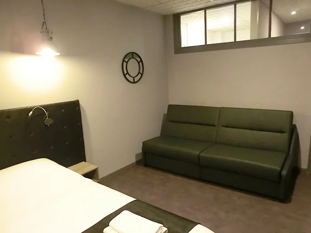 Hotel Sur Le Quai